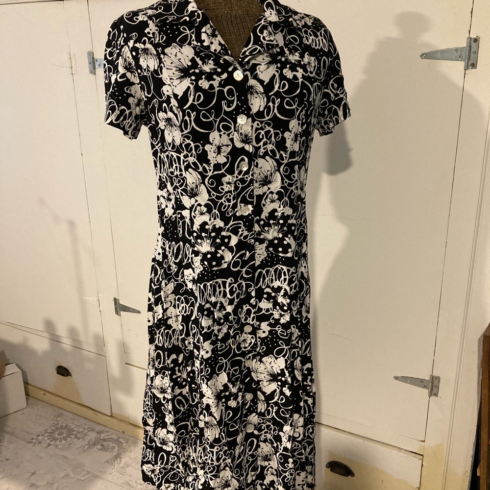 Cute Christopher & Banks Rayon Dress